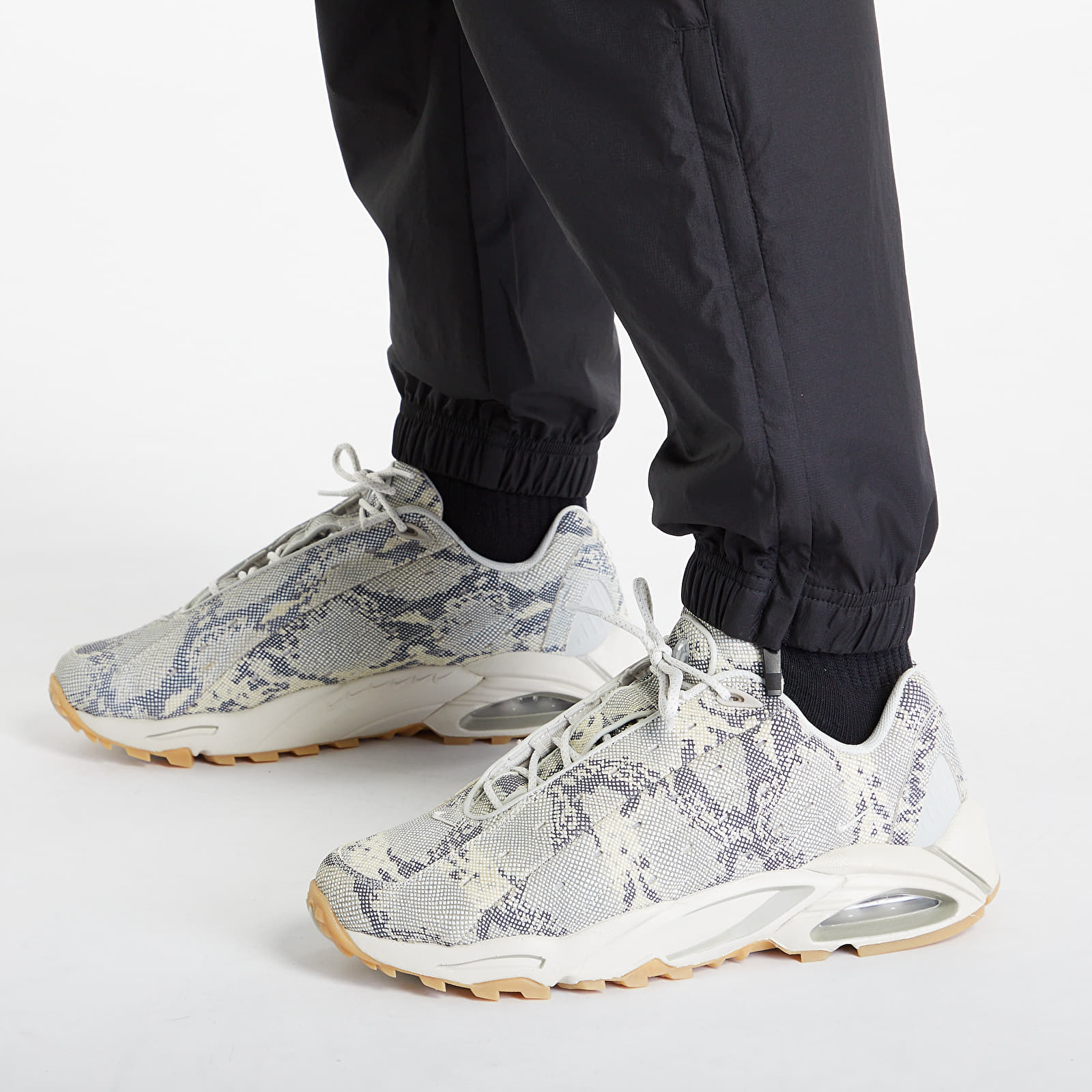 Nike nrg sales track pant