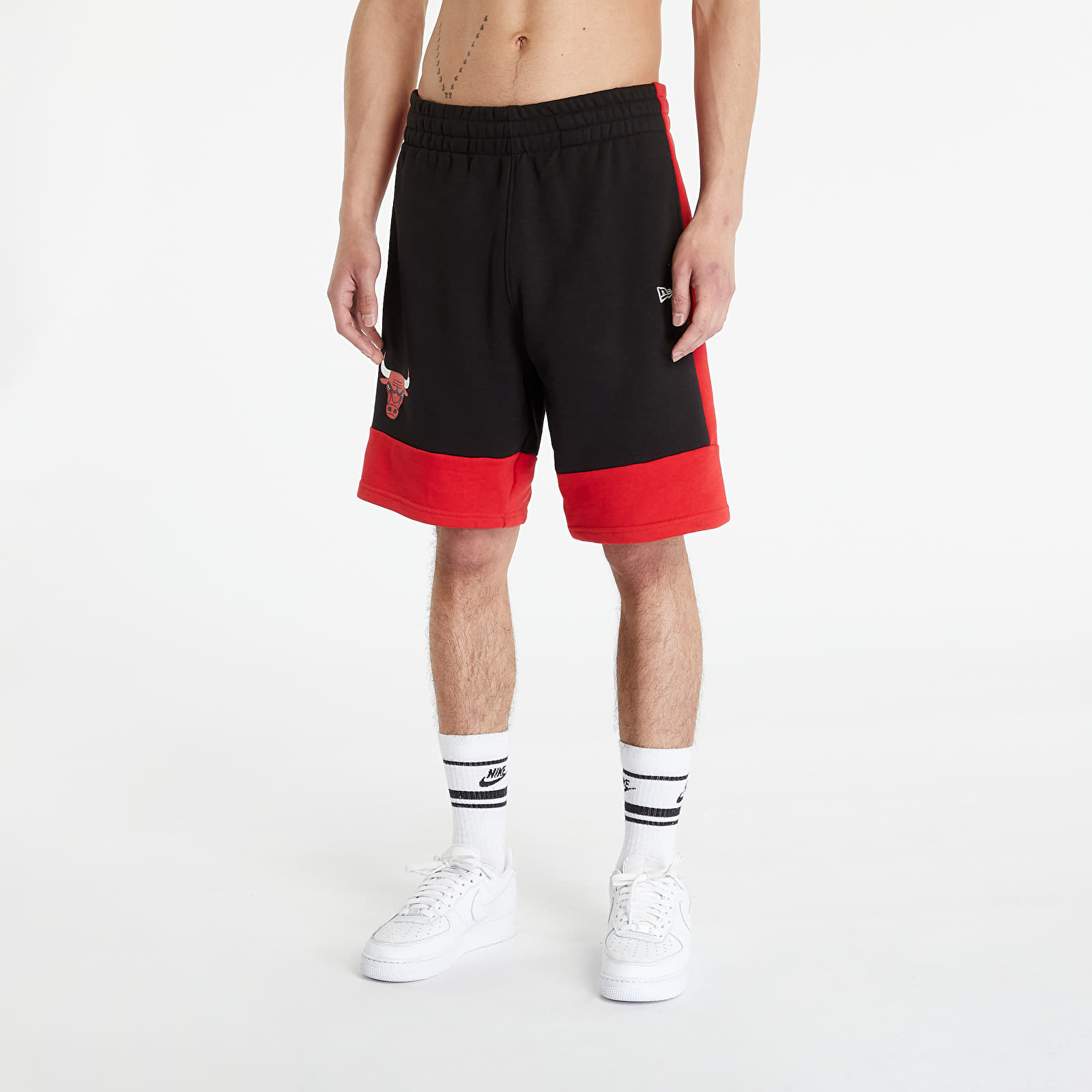 Korte broeken New Era Chicago Bulls NBA Colour Block Shorts Black/ Front Door Red