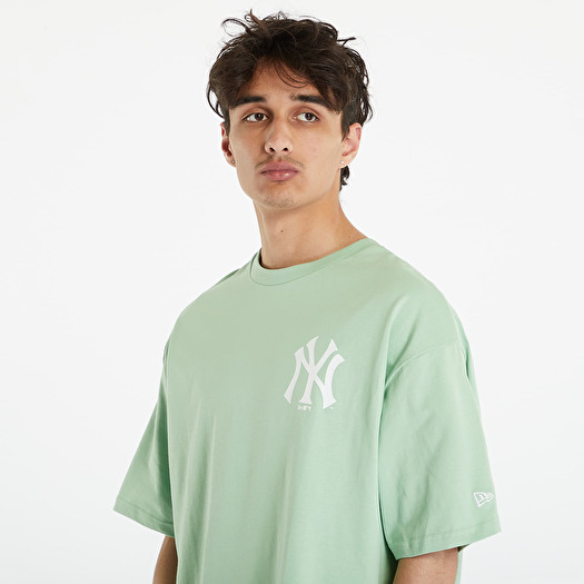 Green yankees shirt on sale