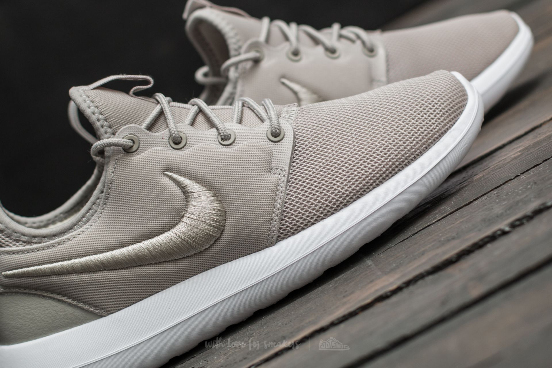Women s shoes Nike W Roshe Two BR Pale Grey Pale Grey White