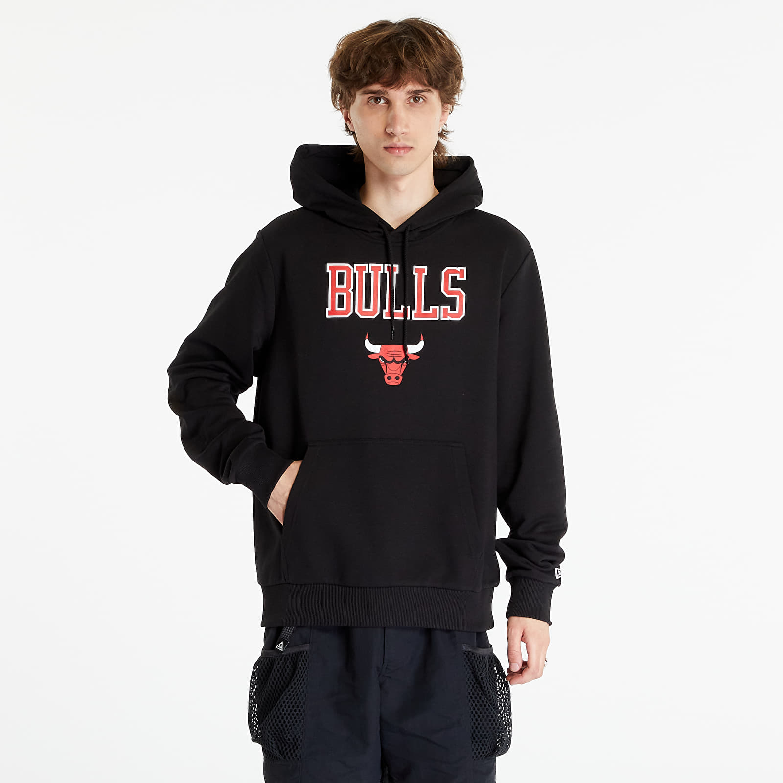 Hoodies and sweatshirts New Era Chicago Bulls NBA Team Logo Pullover Hoodie Black/ Front Door Red
