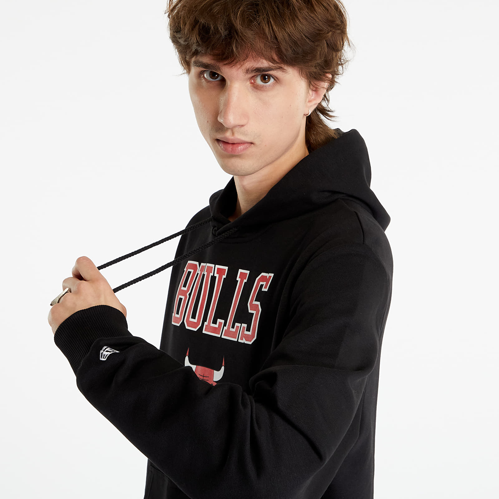 Sudaderas New Era Chicago Bulls NBA Team Logo Pullover Hoodie  Black/ Front Door Red