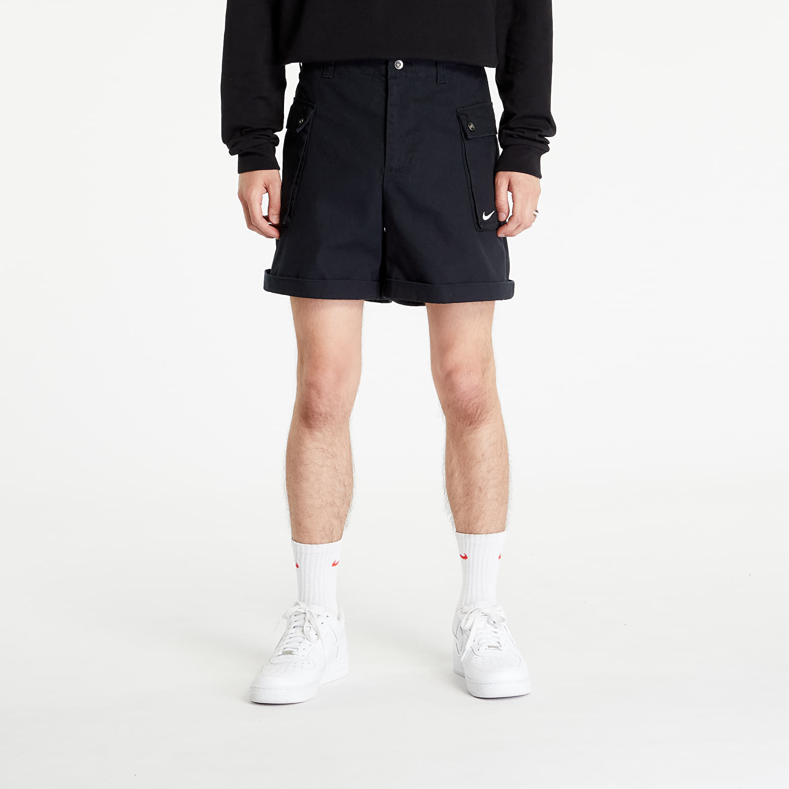 Levně Nike Life Men's Woven Cargo Shorts Black/ White
