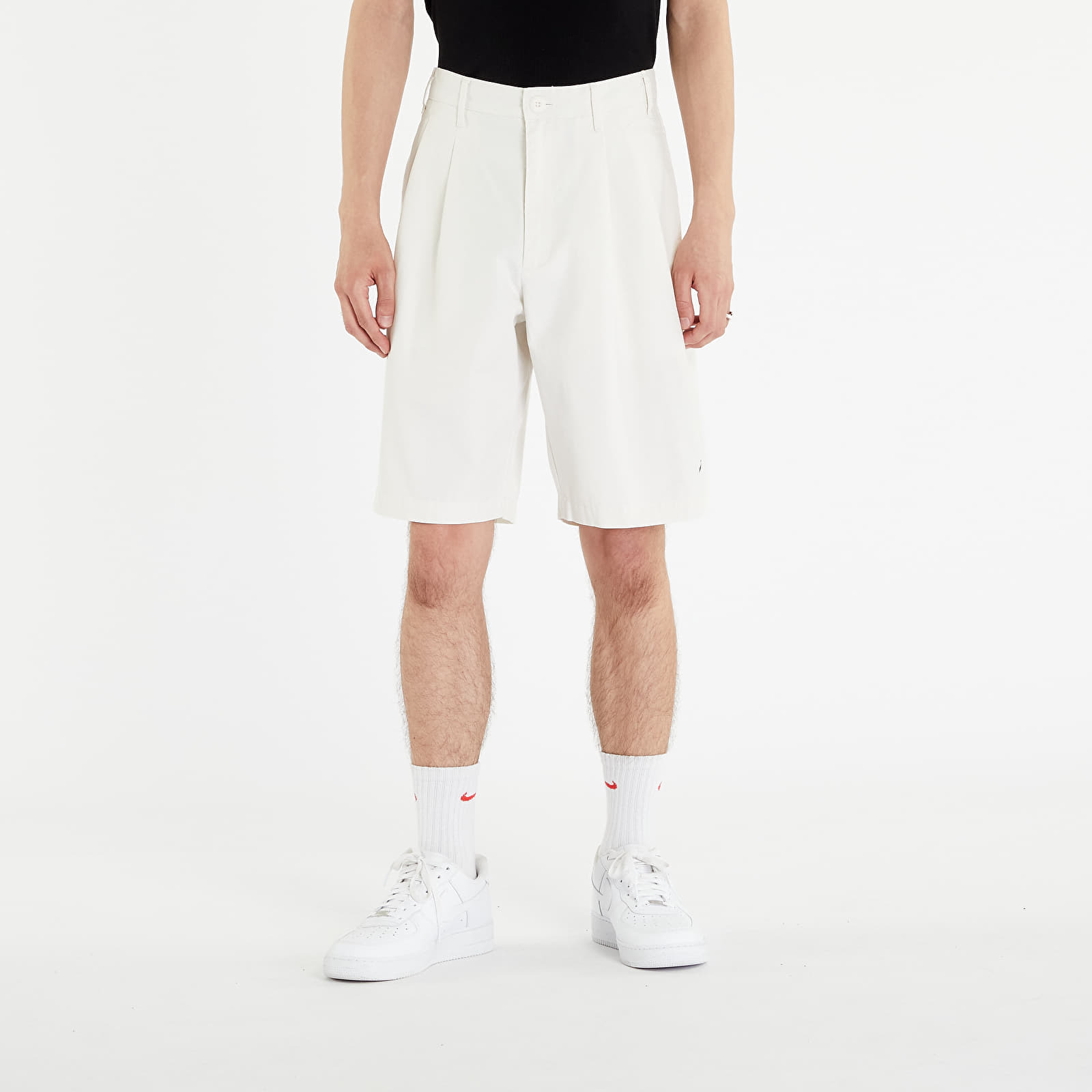 Levně Nike Life Men's Pleated Chino Shorts Phantom/ Black