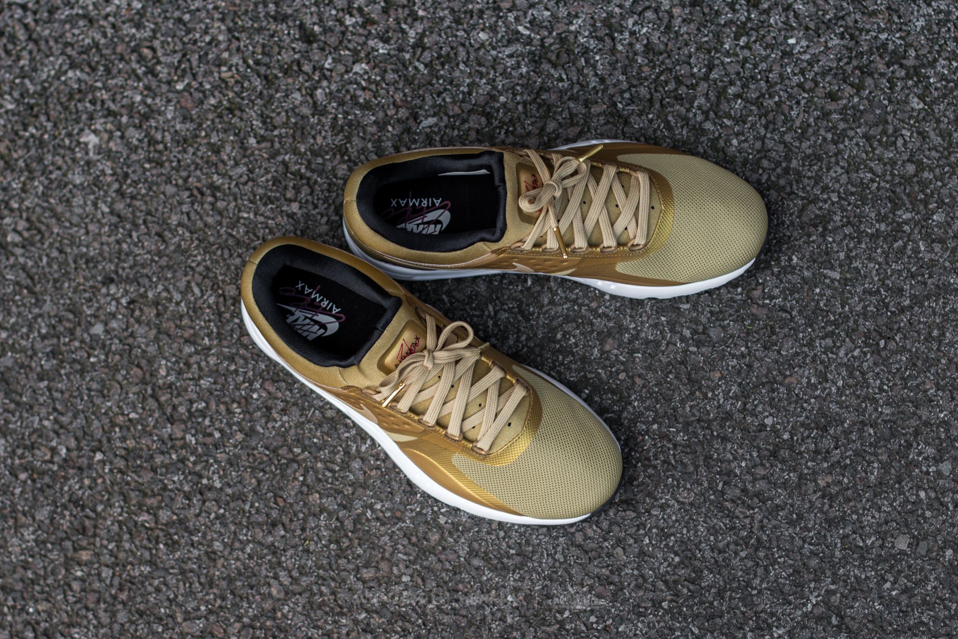 Nike air max outlet zero gold mens