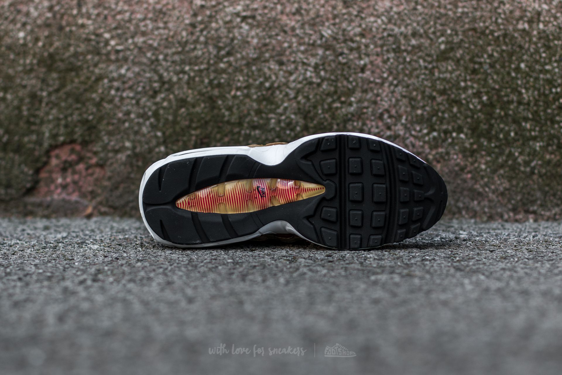 Férfi cipők Nike Air Max 95 Premium QS Metallic Gold/ Varsity Red