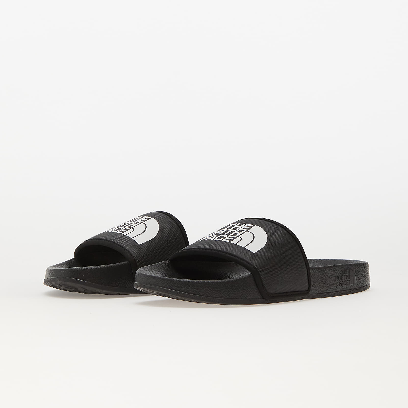 Női cipők The North Face W Base Camp Slide III Tnf Black/ Tnf White