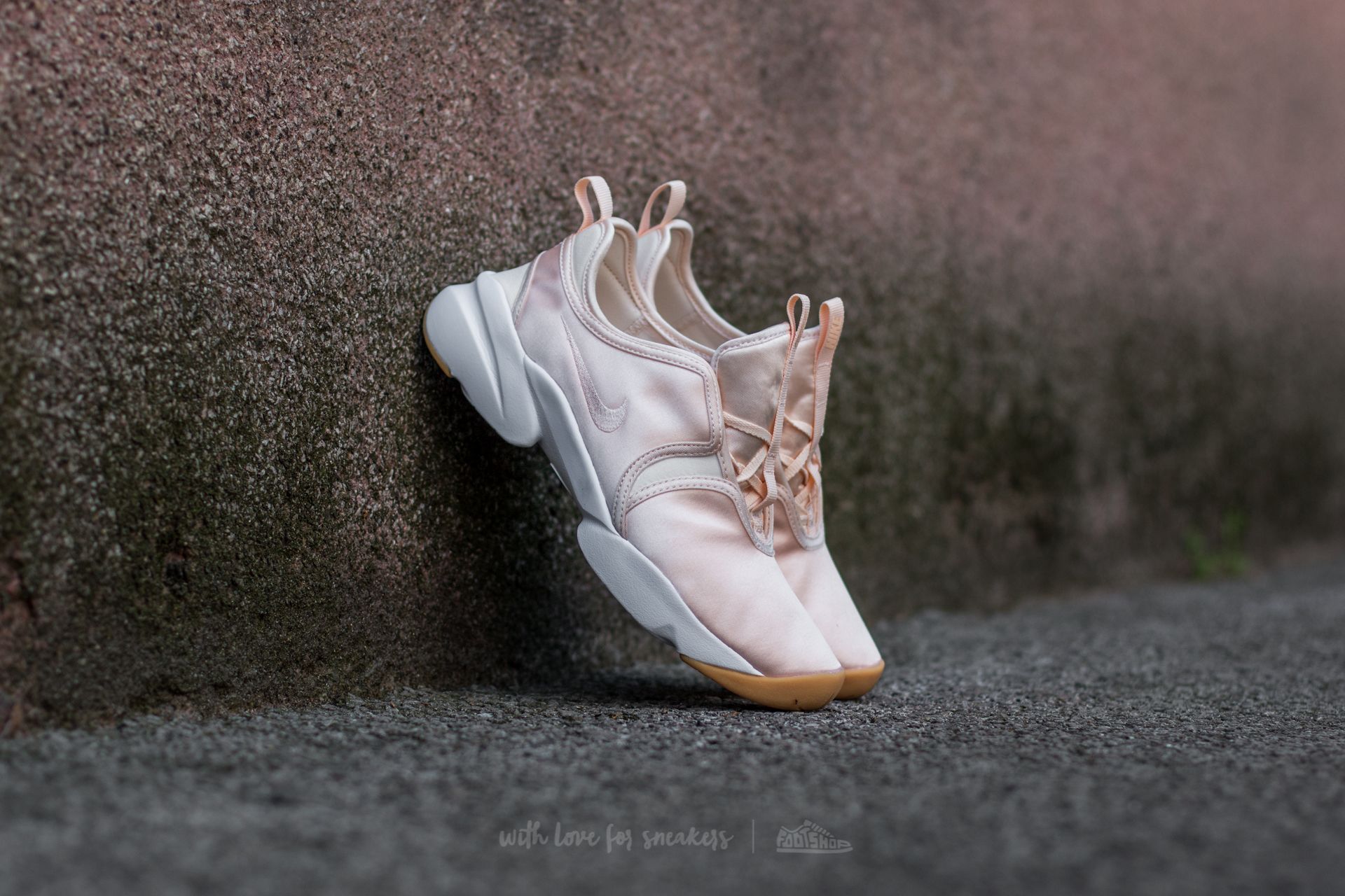 Nike wmns loden on sale