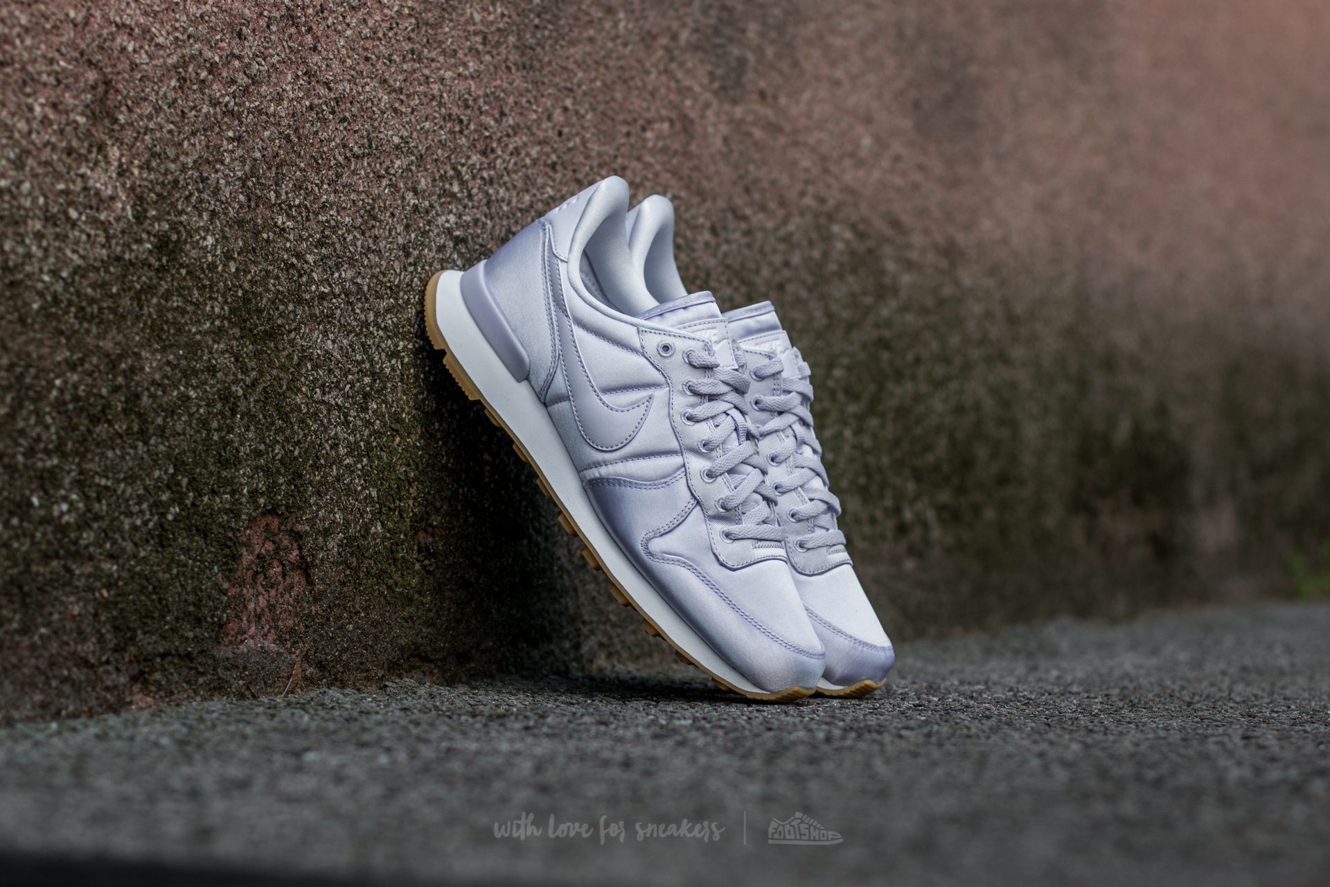 Nike internationalist sale light bone