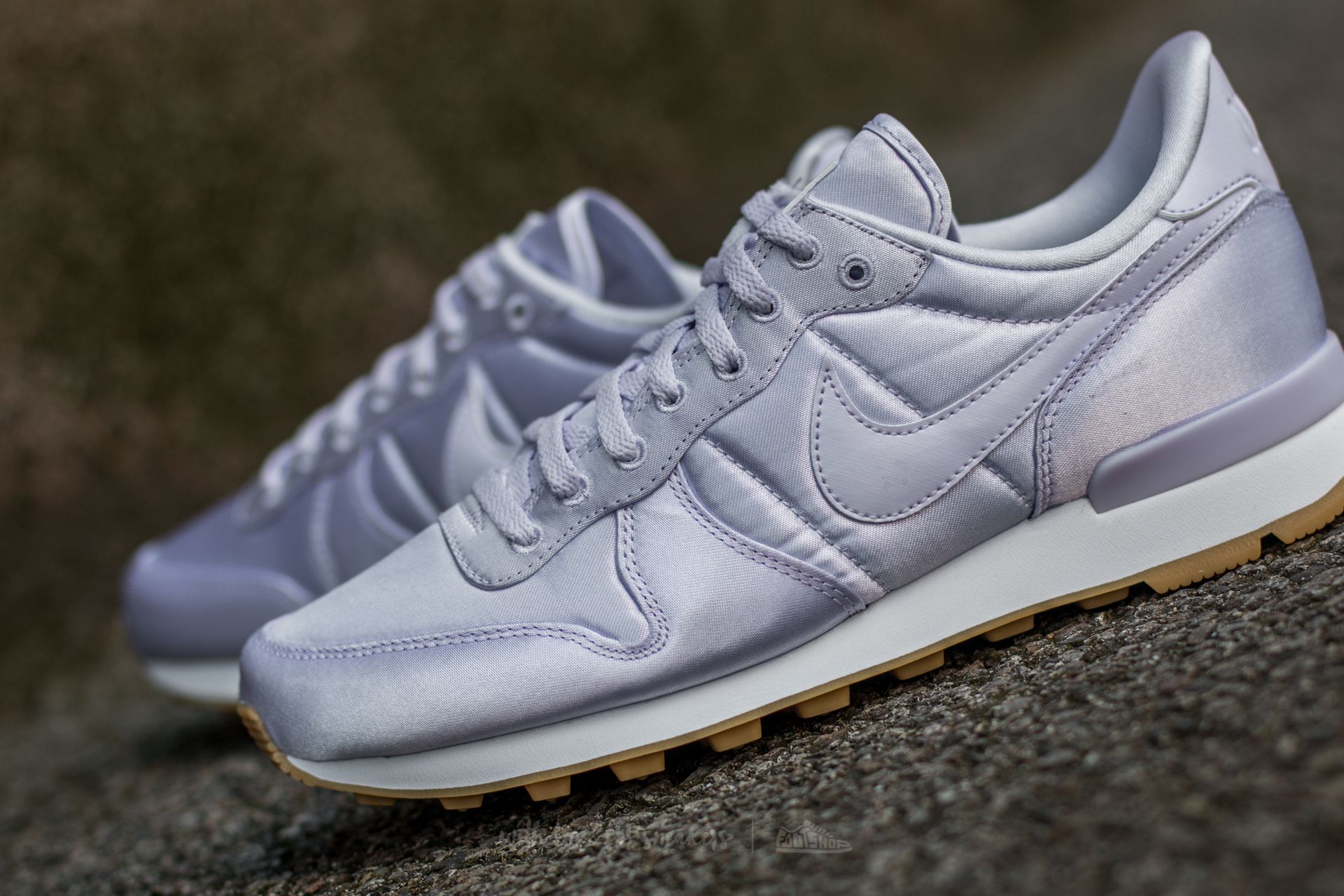 Women s shoes Nike W Internationalist QS Barely Grape Barely