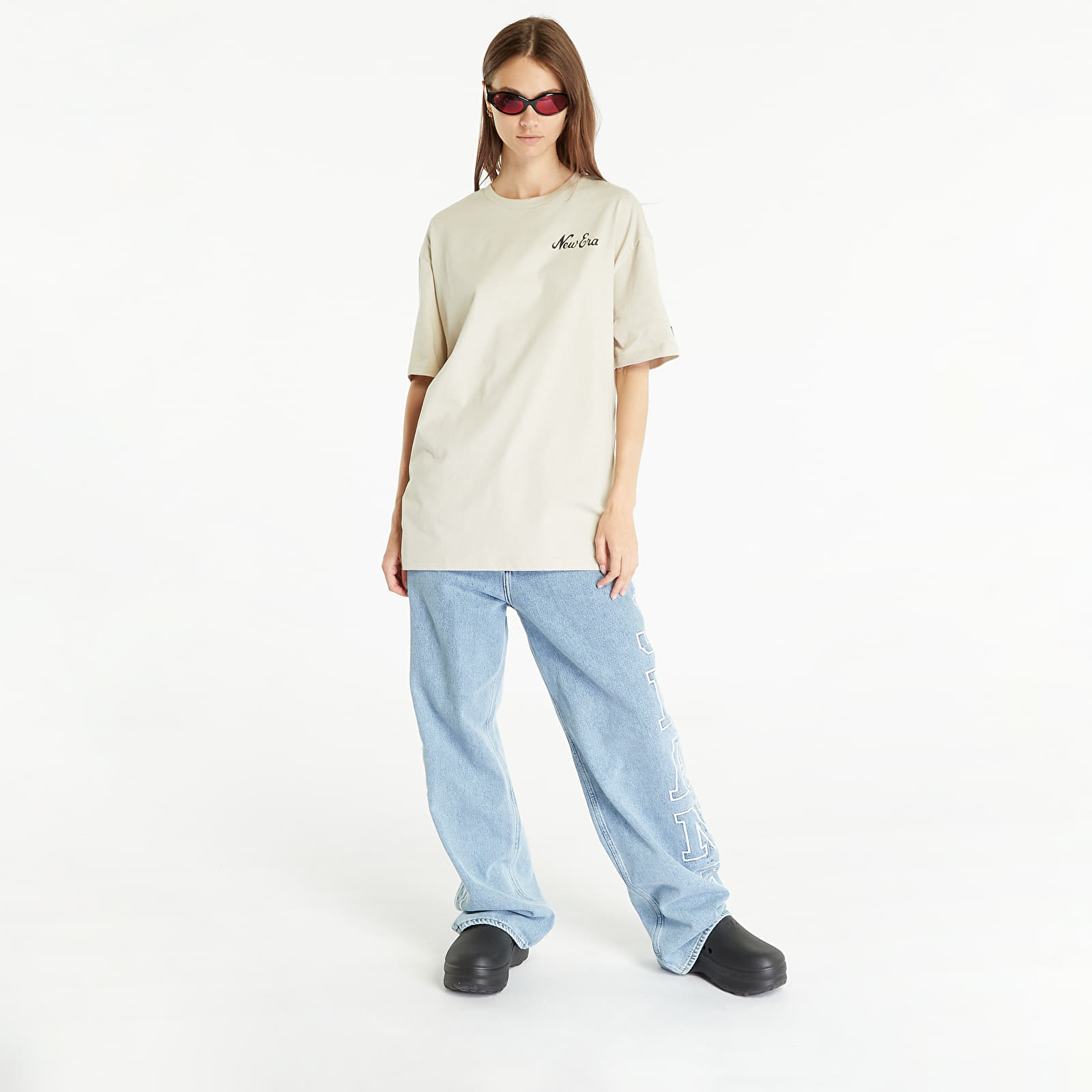 Tricouri  New Era Character Graphic Oversized Cream T-Shirt UNISEX Stone/ Black