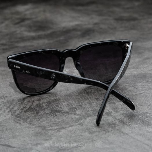 Designer sunglasses NEW KOMONO Black and Gray Riviera Paisley Komono Riley Sunglasses – Round Frame | Kambio Eyewear main image 4