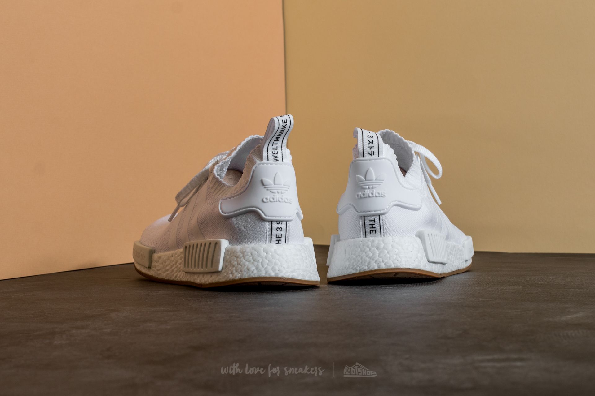 Zapatillas Hombre adidas NMD_R1 Primeknit Ftw White/ Gum