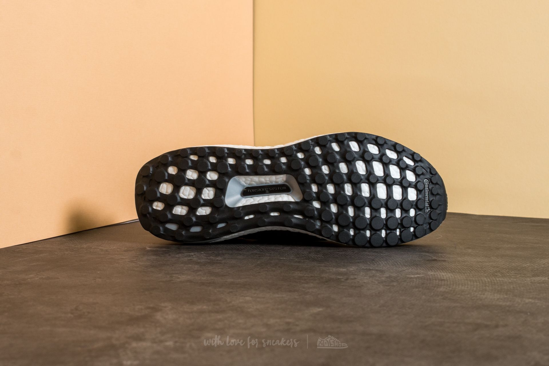 Herren Sneaker und Schuhe adidas UltraBoost Core Black/ Dark Grey