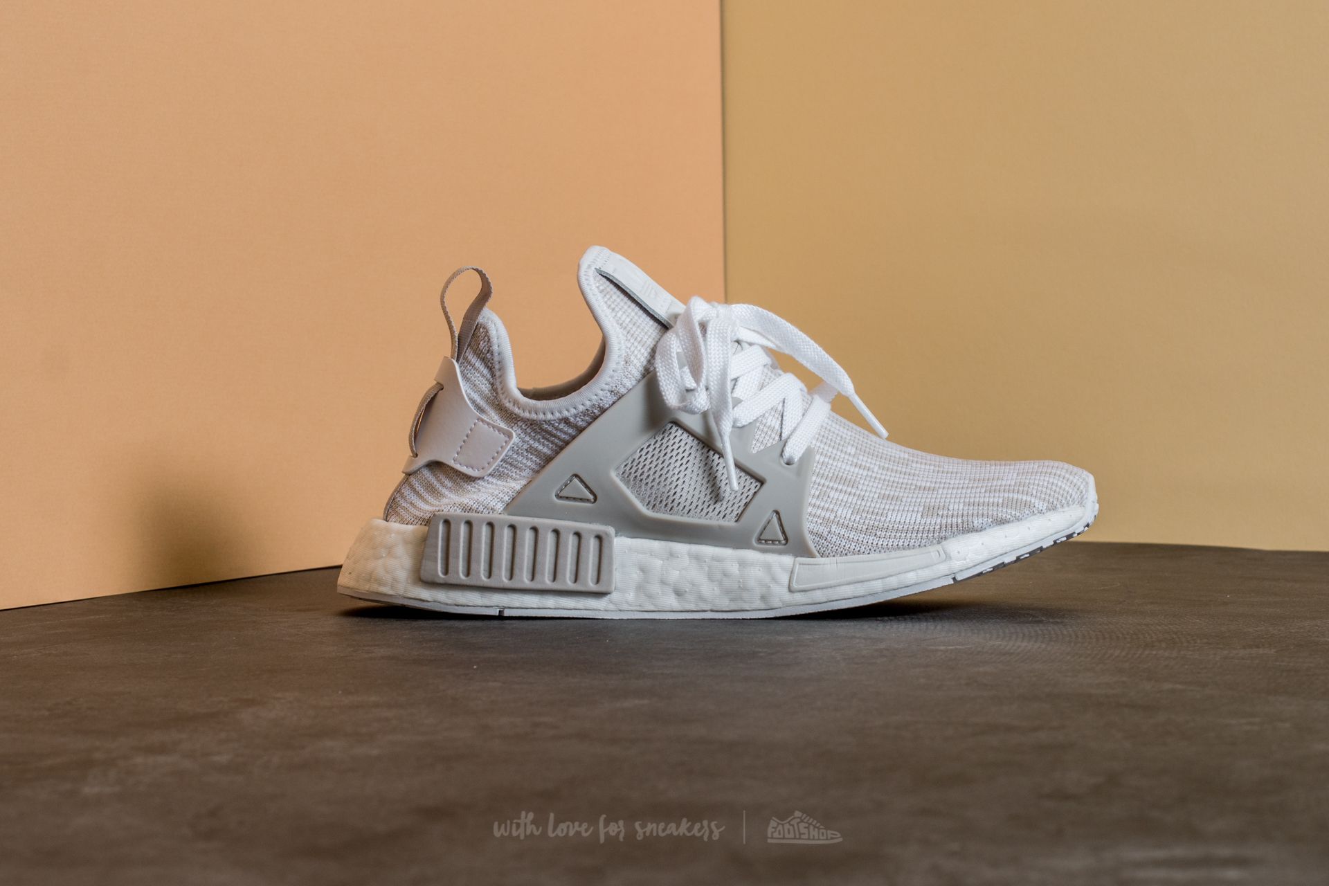 Adidas nmd outlet r1 pearl