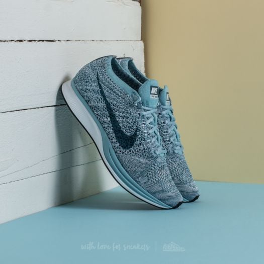 Nike flyknit blue and white cheap