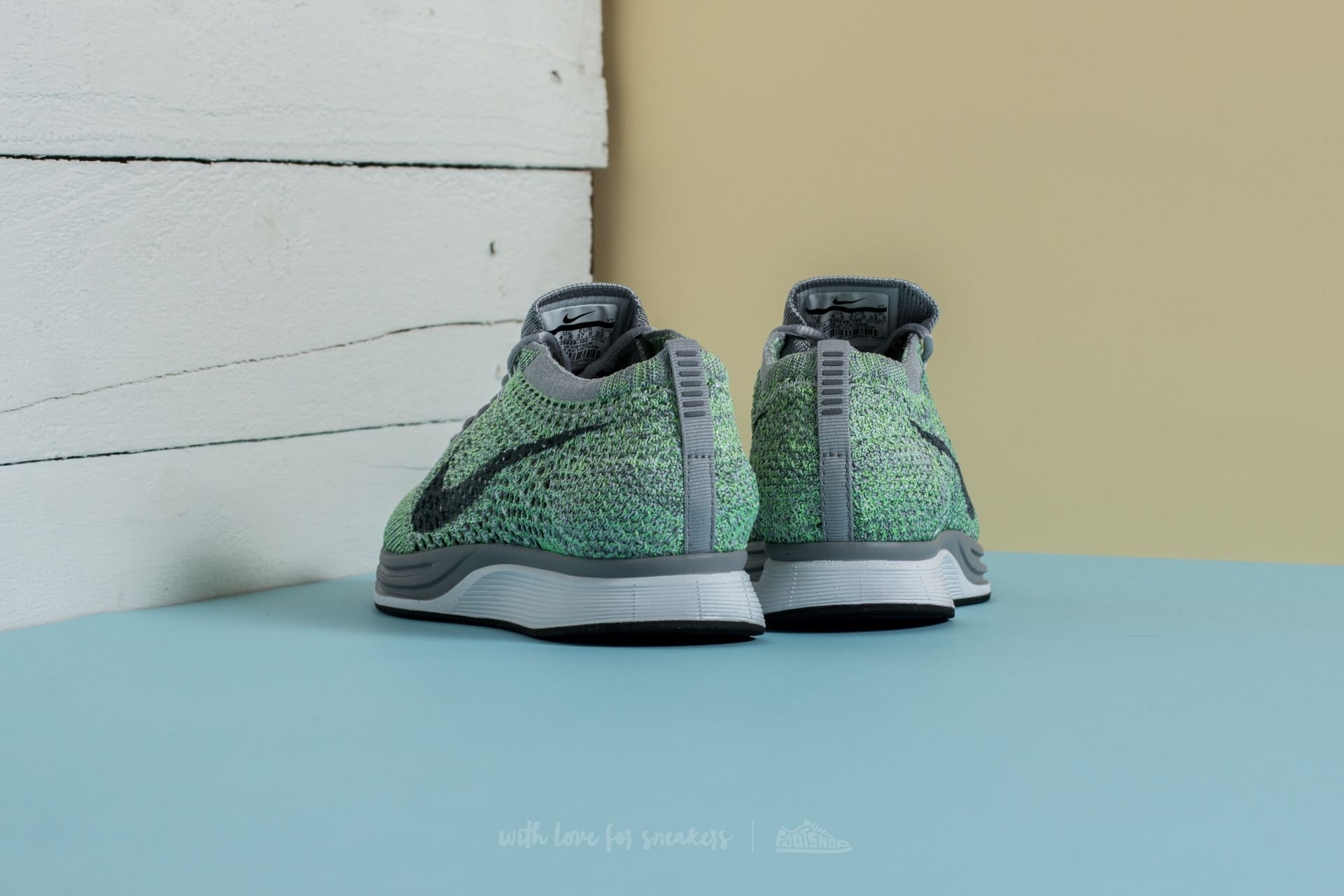Férfi cipők Nike Flyknit Racer White/ Cool Grey-Ghost Green