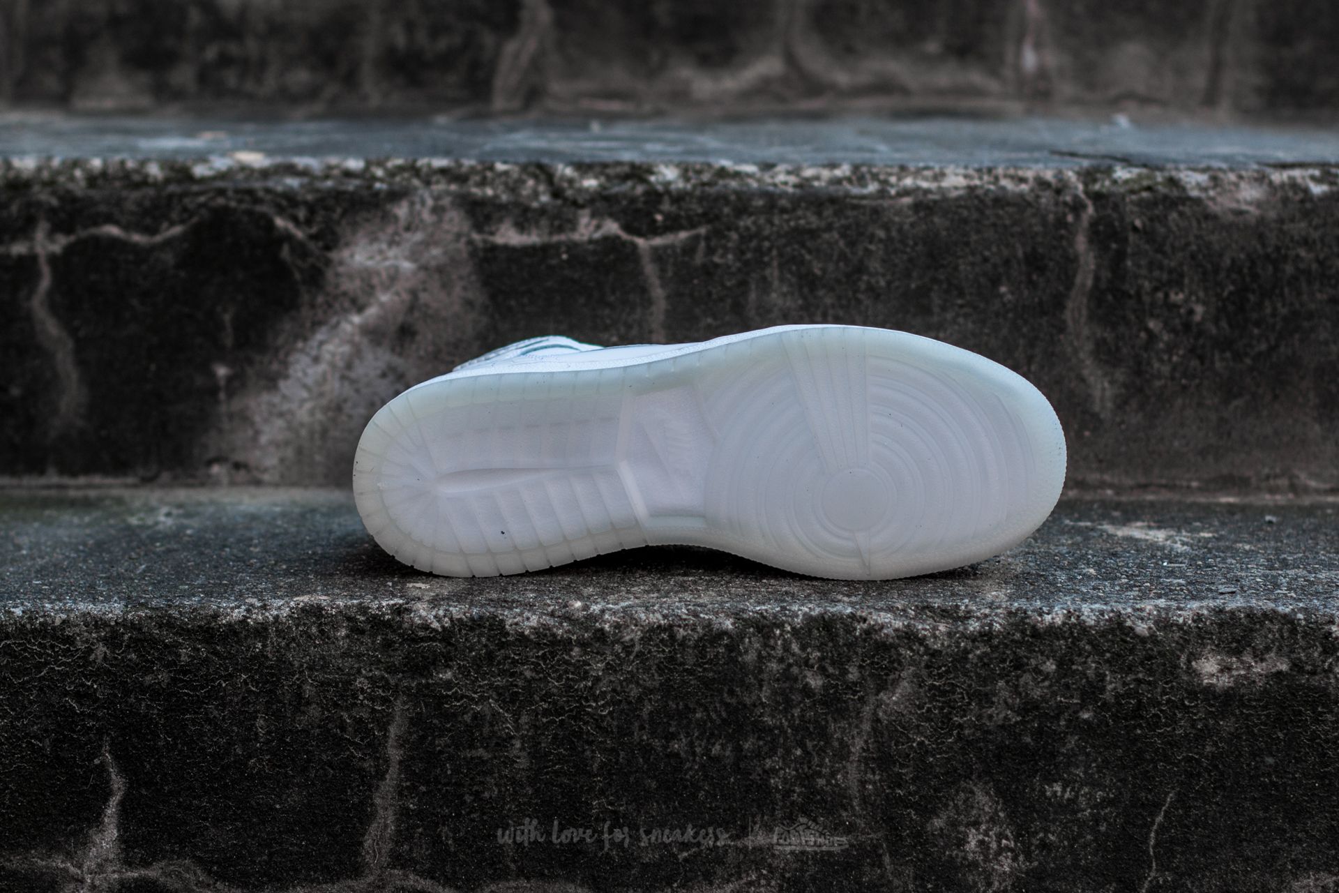 Buty damskie Air Jordan 1 Retro Hi Premium HC GG White/ White-Pure Platinum
