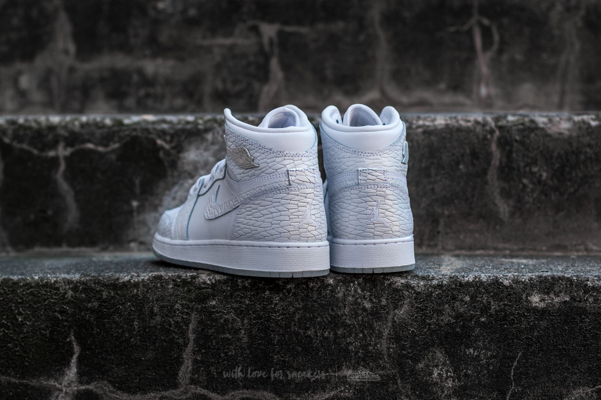 Buty damskie Air Jordan 1 Retro Hi Premium HC GG White/ White-Pure Platinum