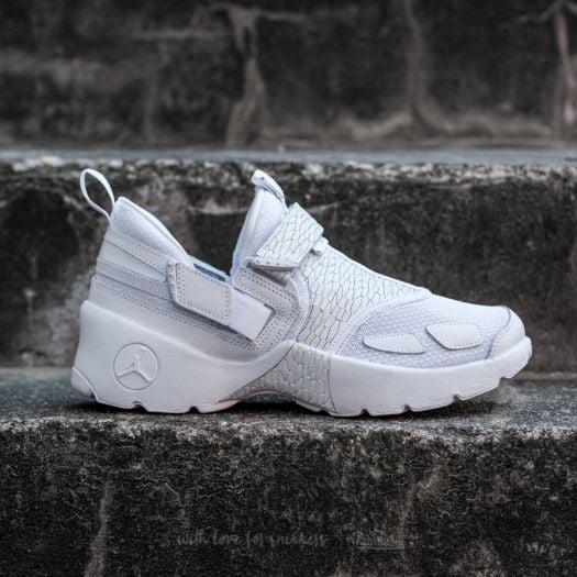 Women s shoes Jordan Trunner LX Premium HC GG White White Pure Platinum Footshop