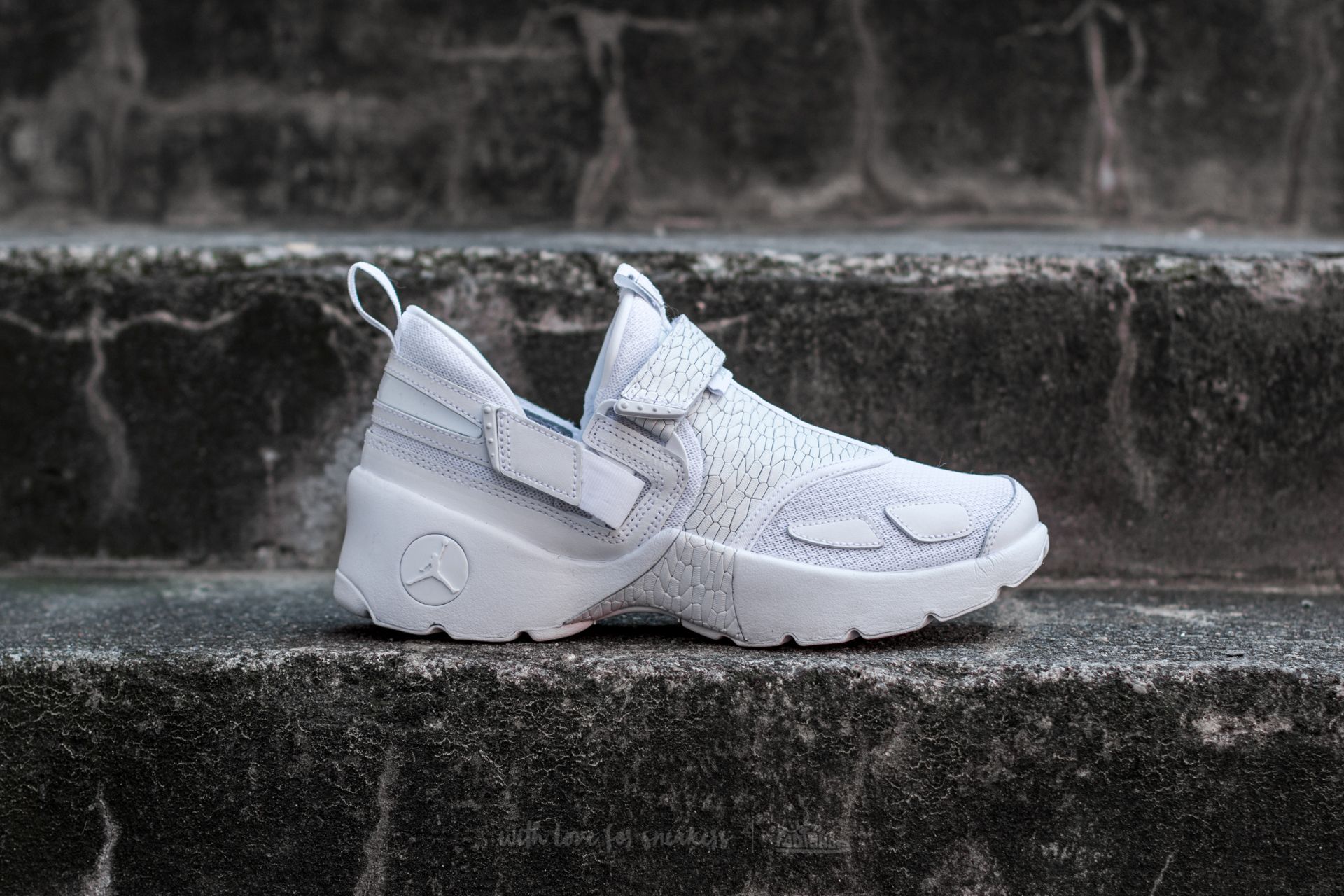 jordan trunner white