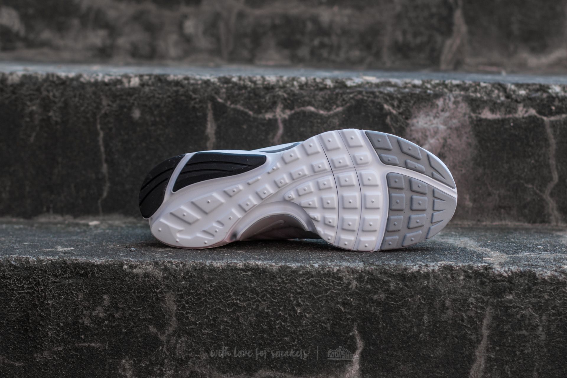 Skor för kvinnor Nike Presto (GS) White/ Metallic Silver-White
