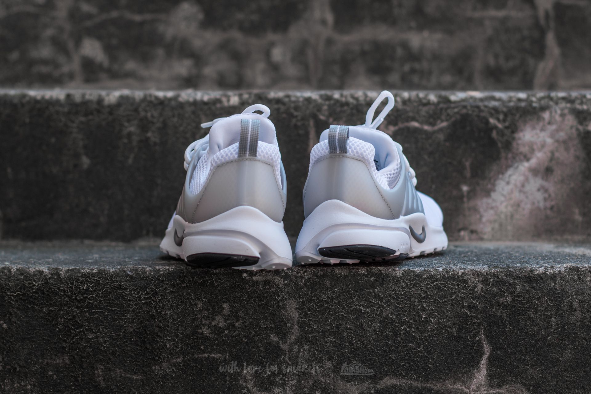 Skor för kvinnor Nike Presto (GS) White/ Metallic Silver-White