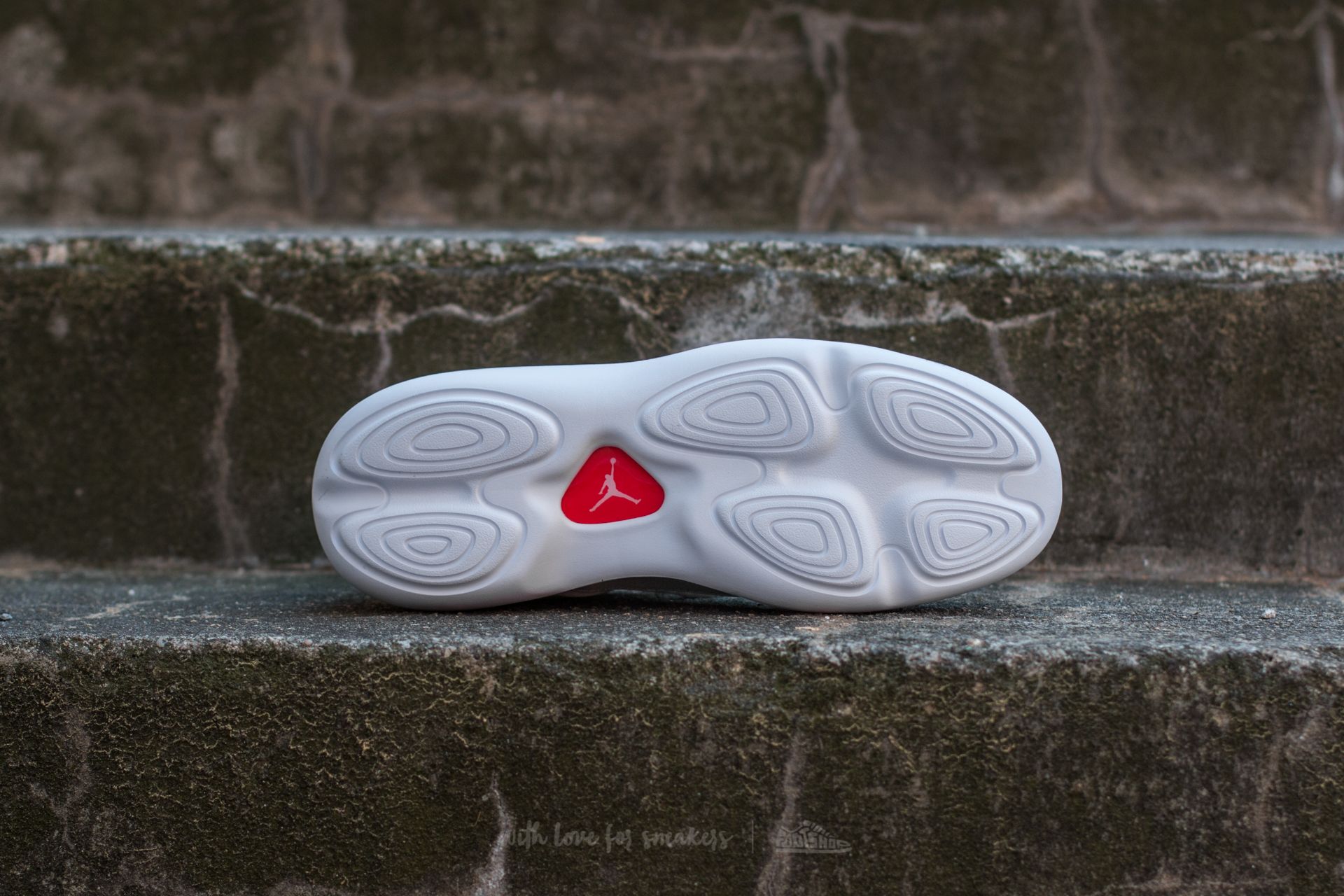 Jordan fly 89 light bone clearance
