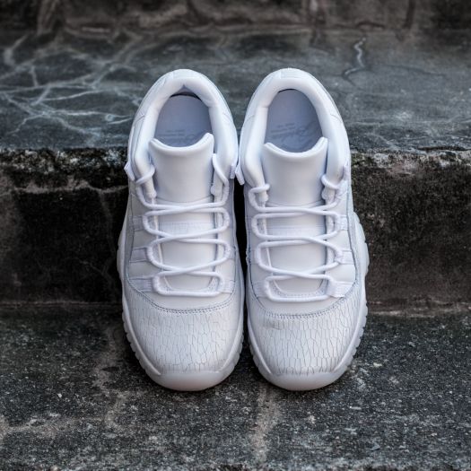 Jordan 11 low frost white clearance