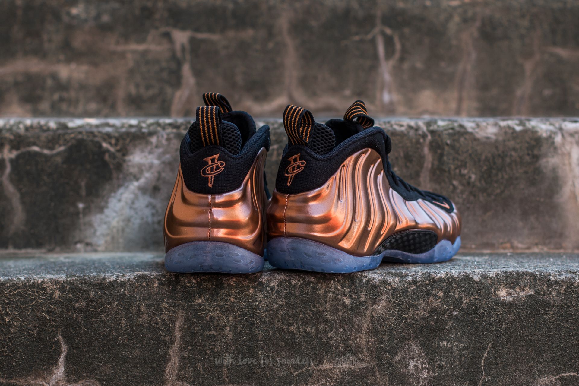 Nike foamposite deals shoes for sale