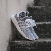 Adidas originals nmd_r1 primeknit trainers footwear white/footwear white/core outlet black