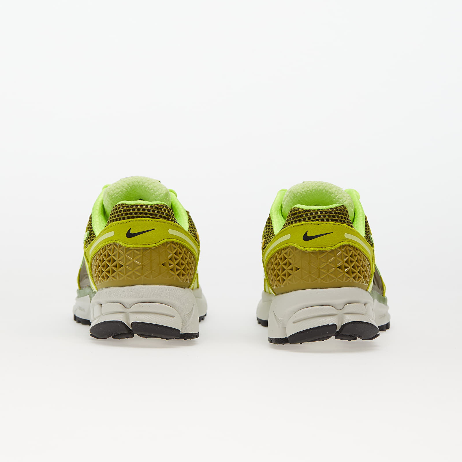 Women's shoes Nike W Zoom Vomero 5 Olive Flak/ Volt-Moss-Lt Lemon Twist ...