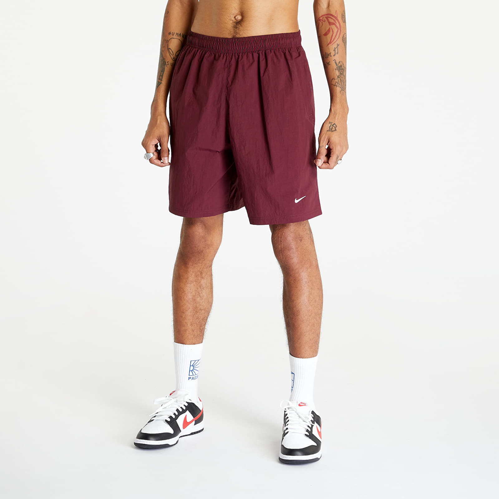 Levně Nike Solo Swoosh Woven Shorts Night Maroon/ White