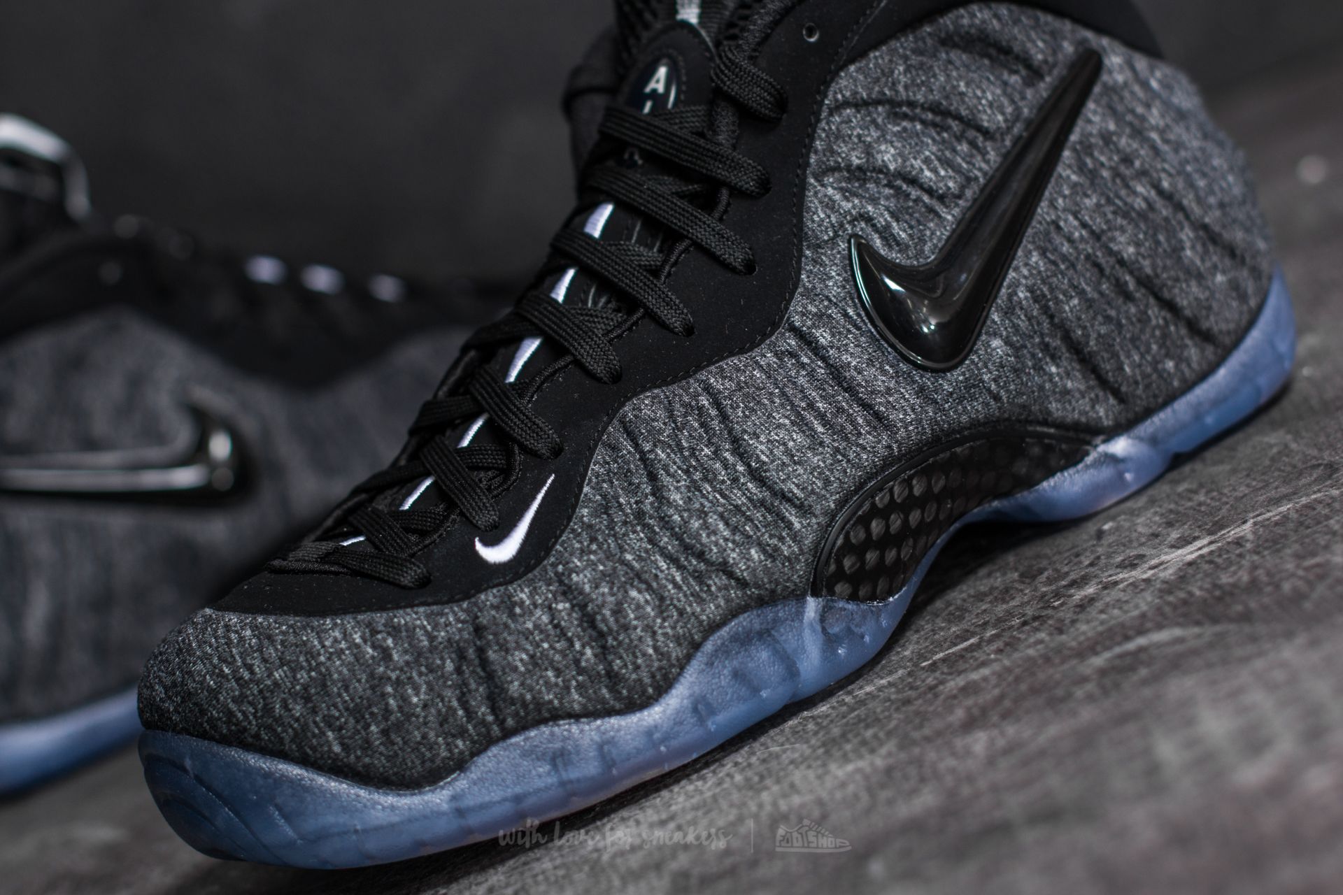 Black and gray foamposites outlet