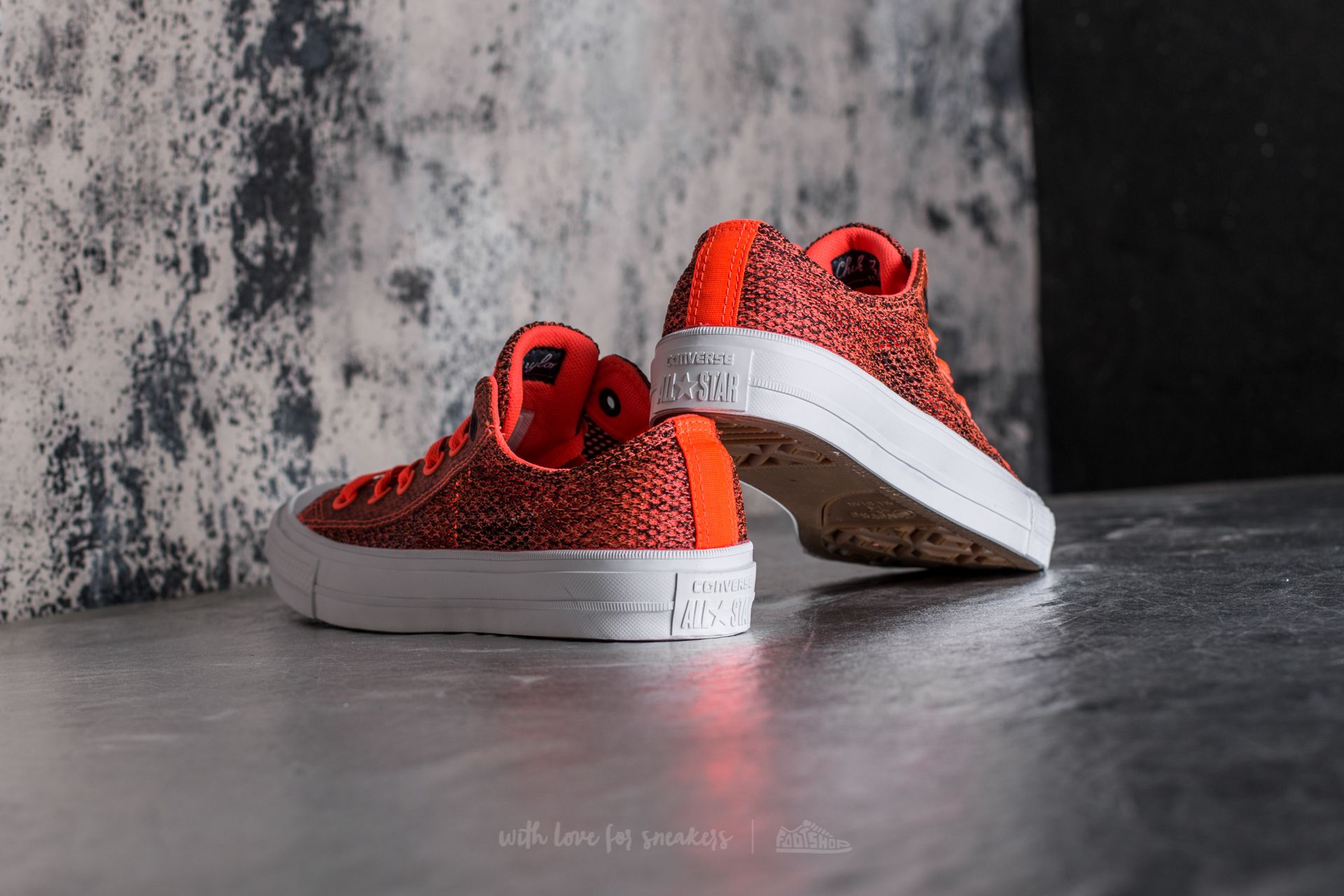 Men s shoes Converse Chuck Taylor All Star II Ox Hyper Orange