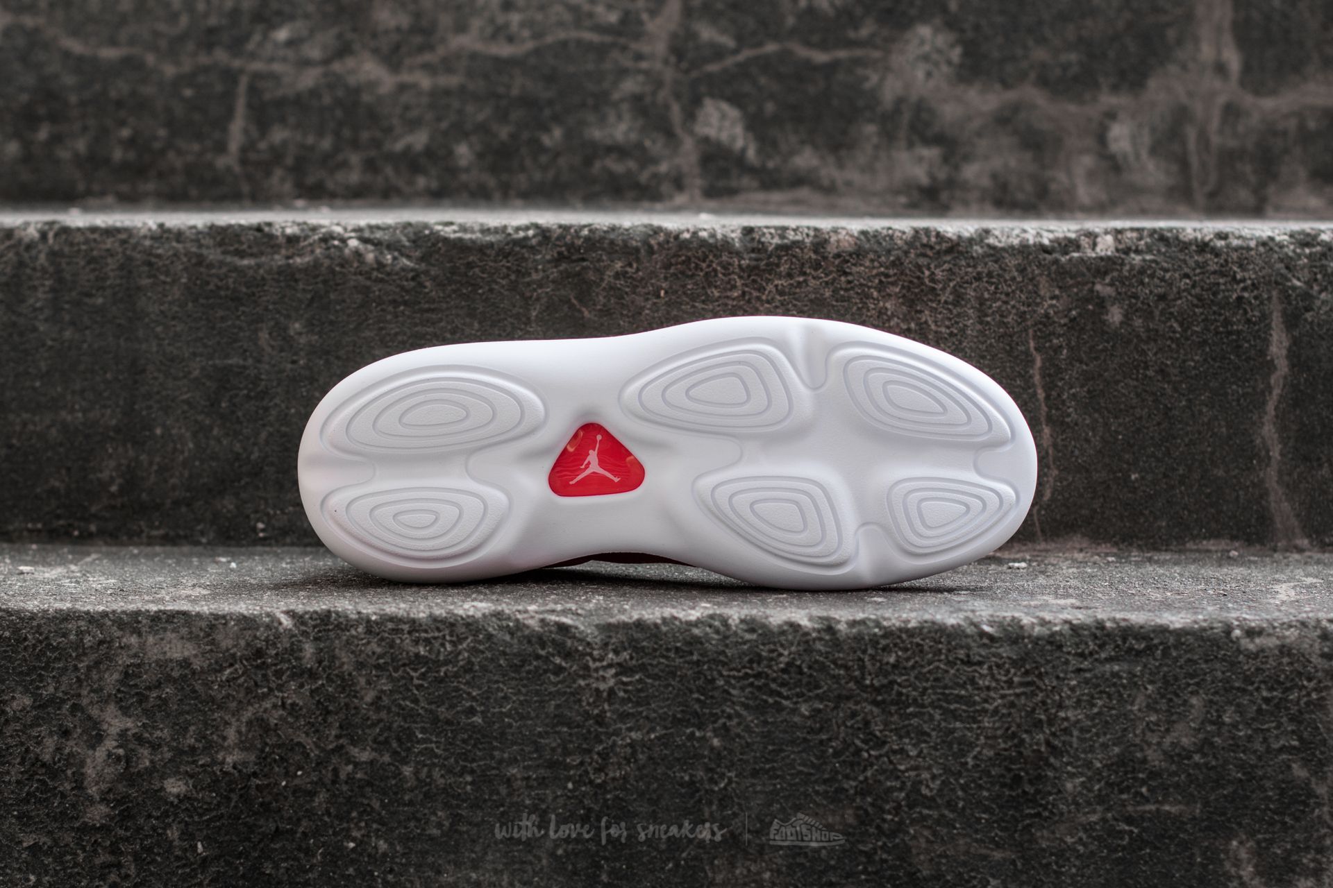 Jordan fly hot sale 89 red