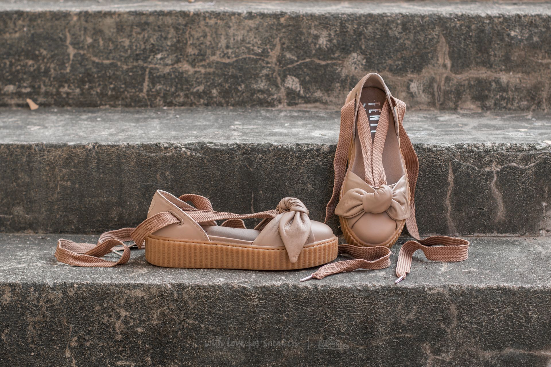 Dámske topánky a tenisky Puma x Rihanna Bow Creeper Sandal Natural-Natural-Oatmeal