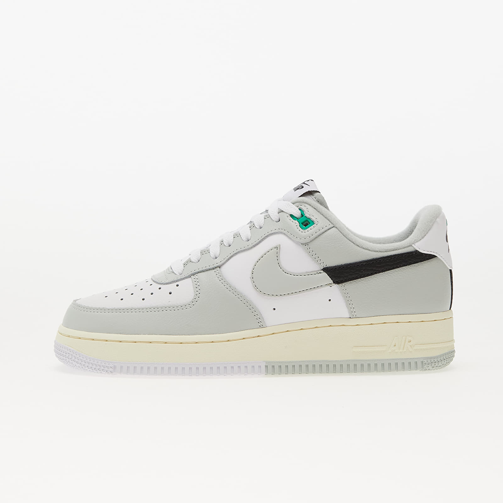 Chaussures et baskets homme Nike Air Force 1 '07 LV8 Light Silver/ Black-Light Silver-White