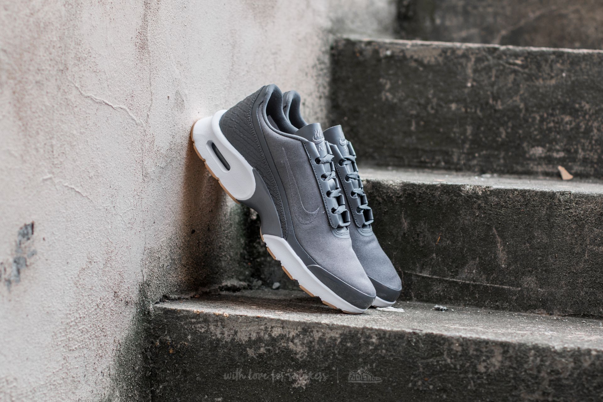 Chaussures et baskets femme Nike W Air Max Jewell SE Dark Grey