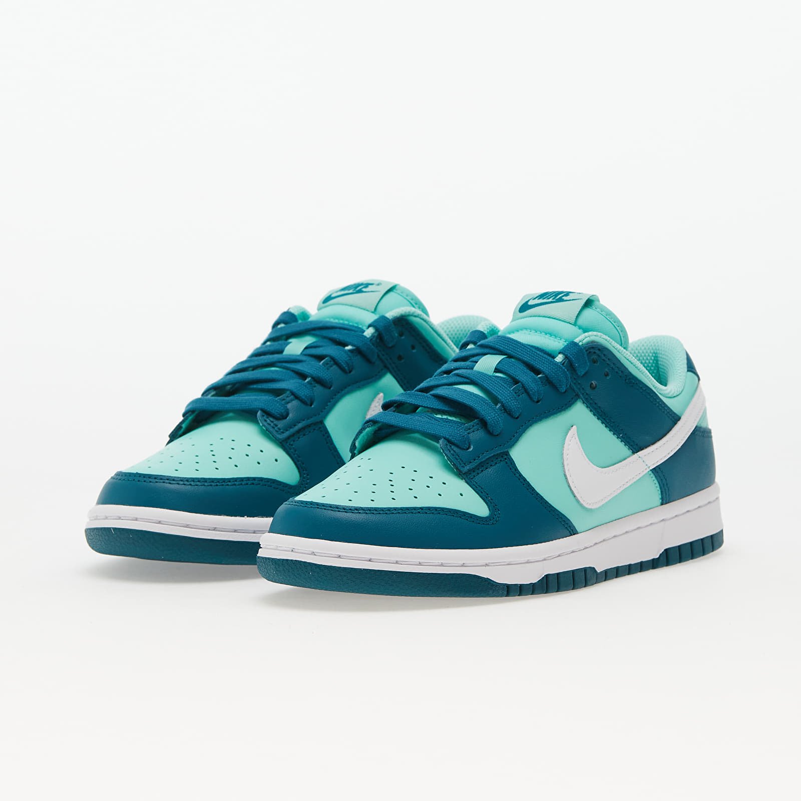 Încălțăminte și sneakerși pentru femei Nike W Dunk Low Geode Teal/ White-Emerald Rise
