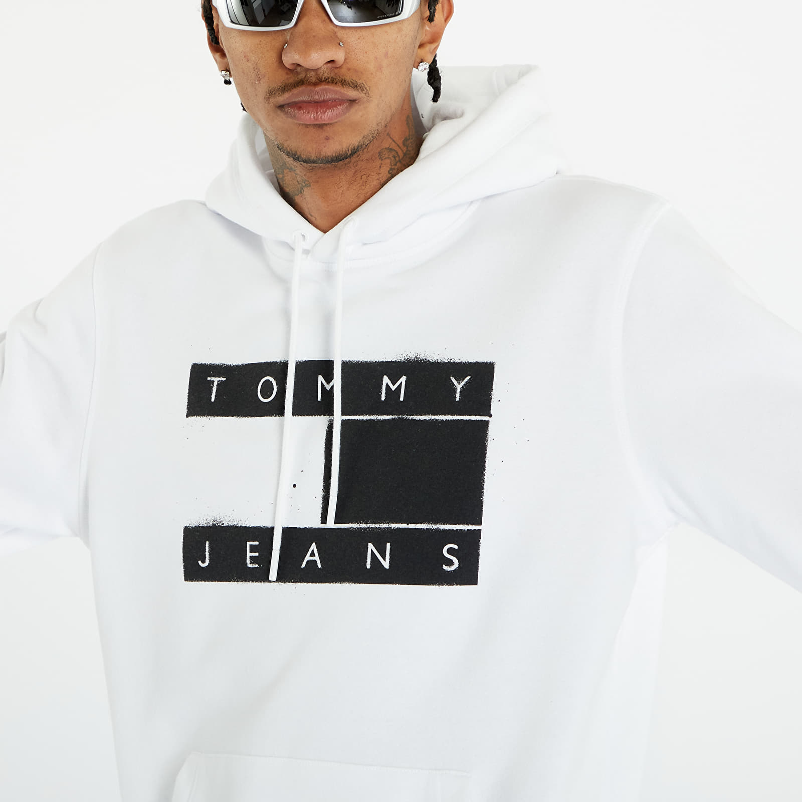 Bluzy Tommy Jeans Reg Flag Spray Hoodie White