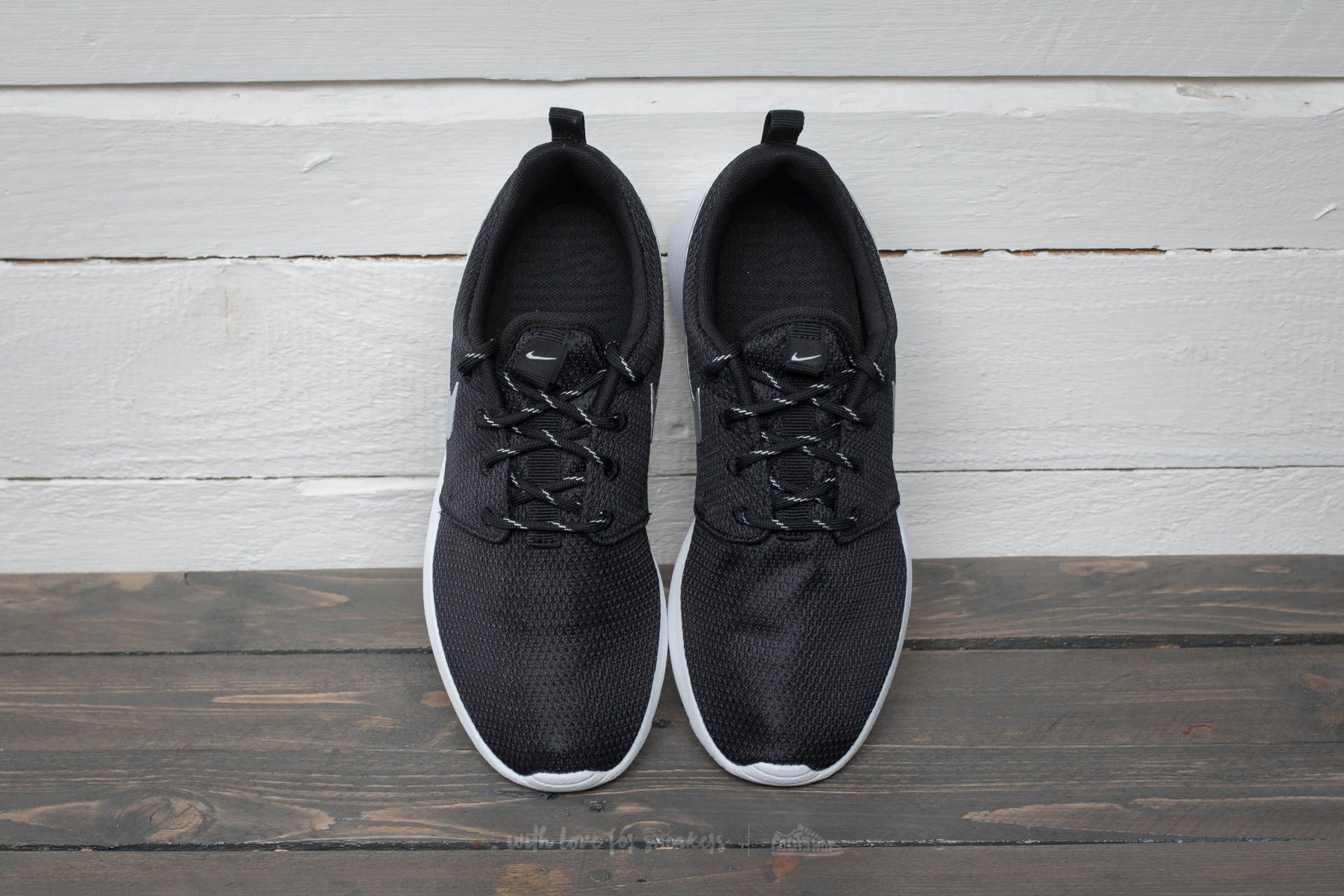 Zapatos Nike WMNS Rosherun Black/Mettalic Platinum-White