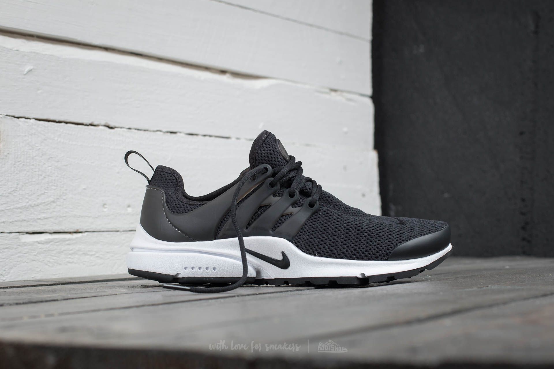 Nike air presto 2024 womens black and white