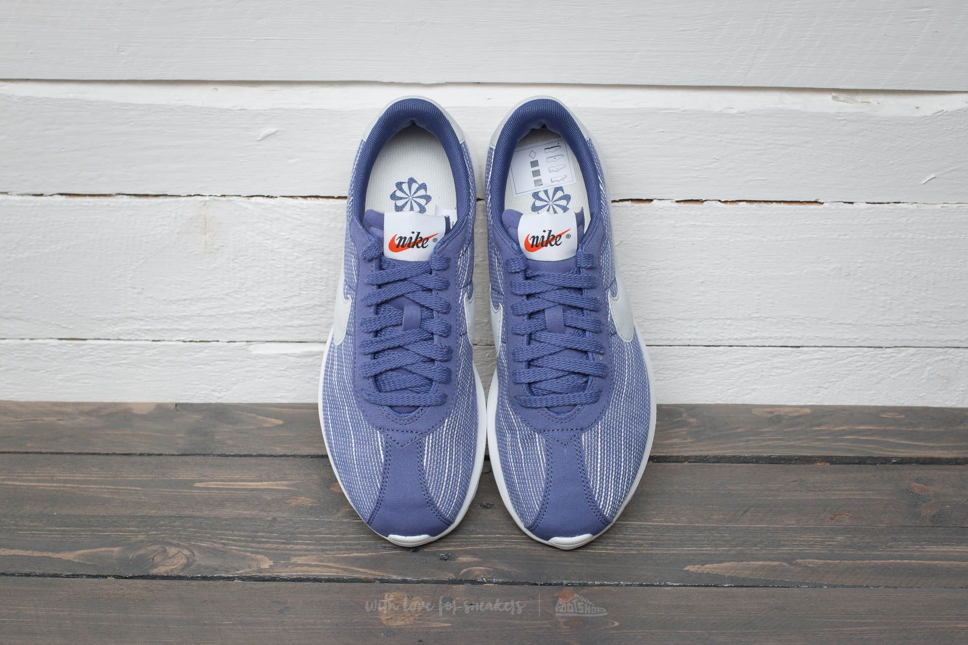 Scarpe donna Nike W Roshe LD- 1000 Dark Purple/ Pure Platinum-Sumit White