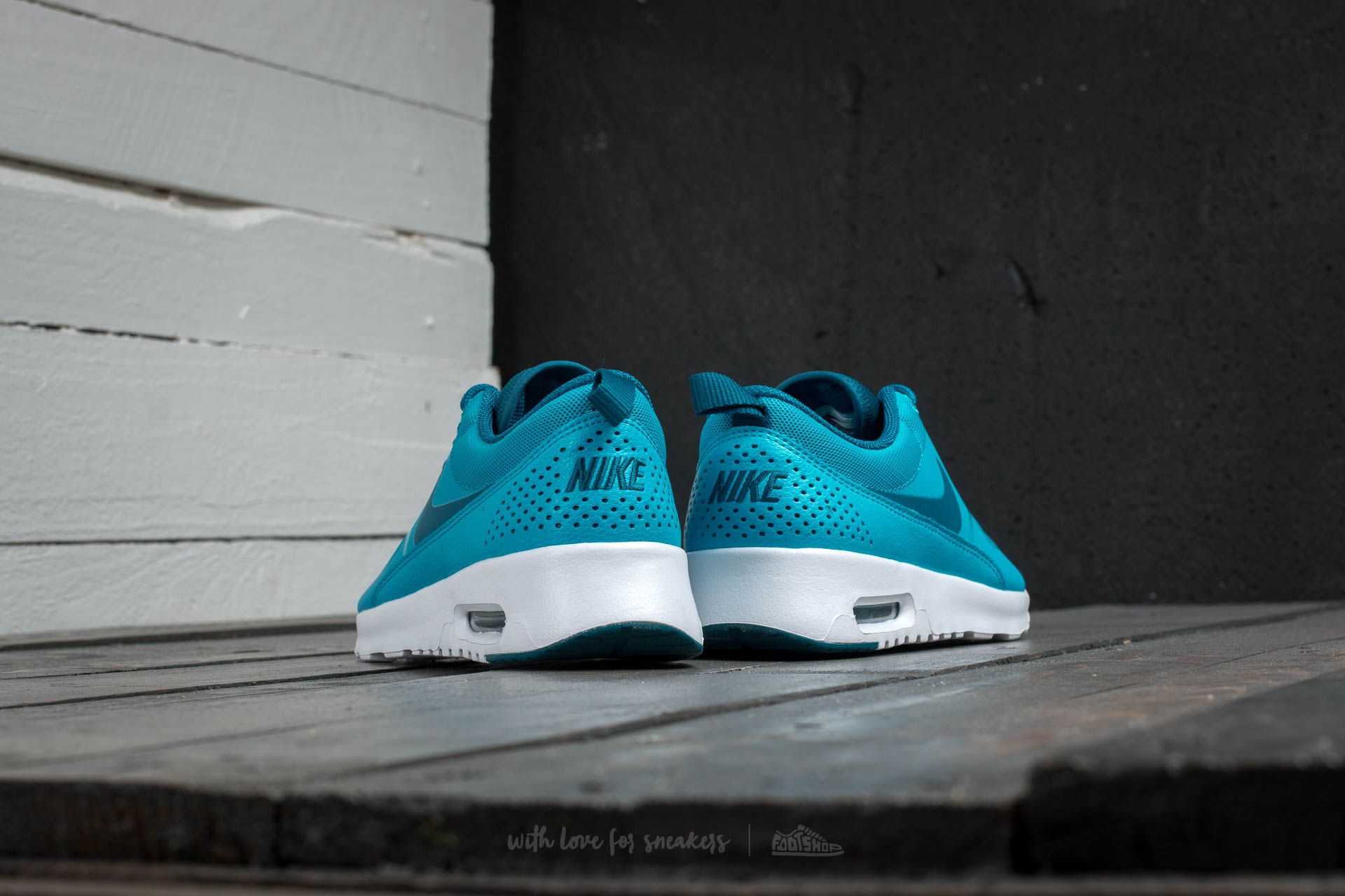 Nike thea discount blauw
