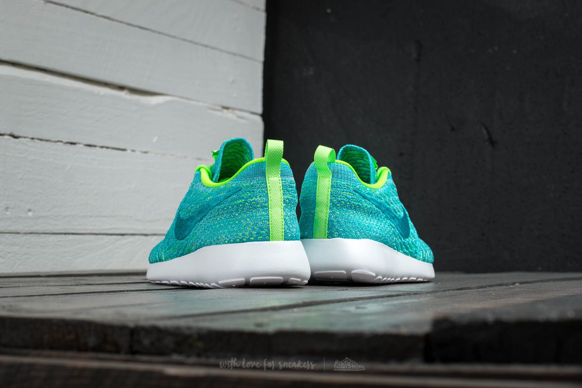 Buty damskie Nike Wmns Roshe One Flyknit Electric Green/ Blue Lagoon/ Glacier Ice
