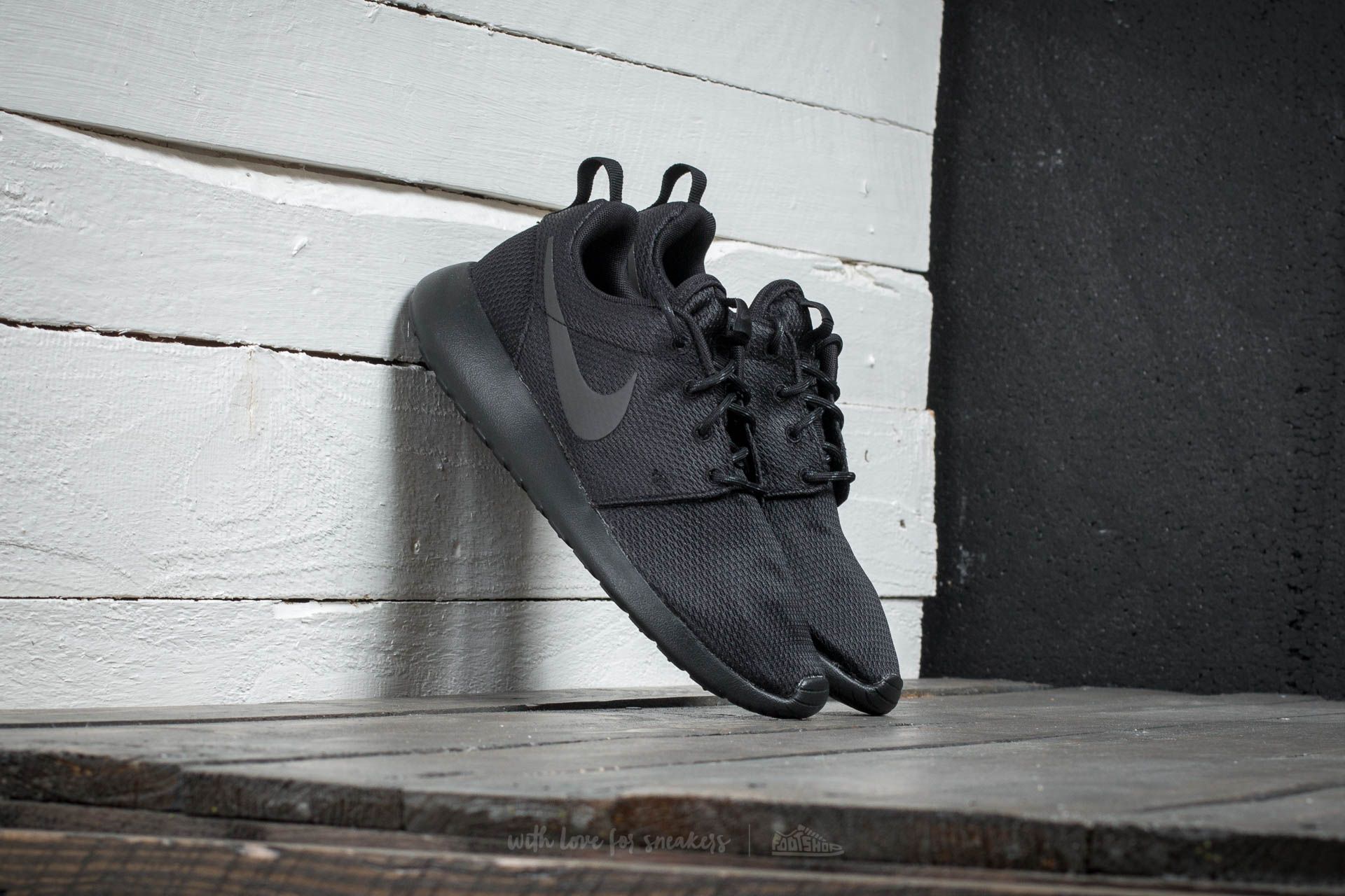 Women's shoes Nike Wmns Roshe One Black/ Black- Anthracite