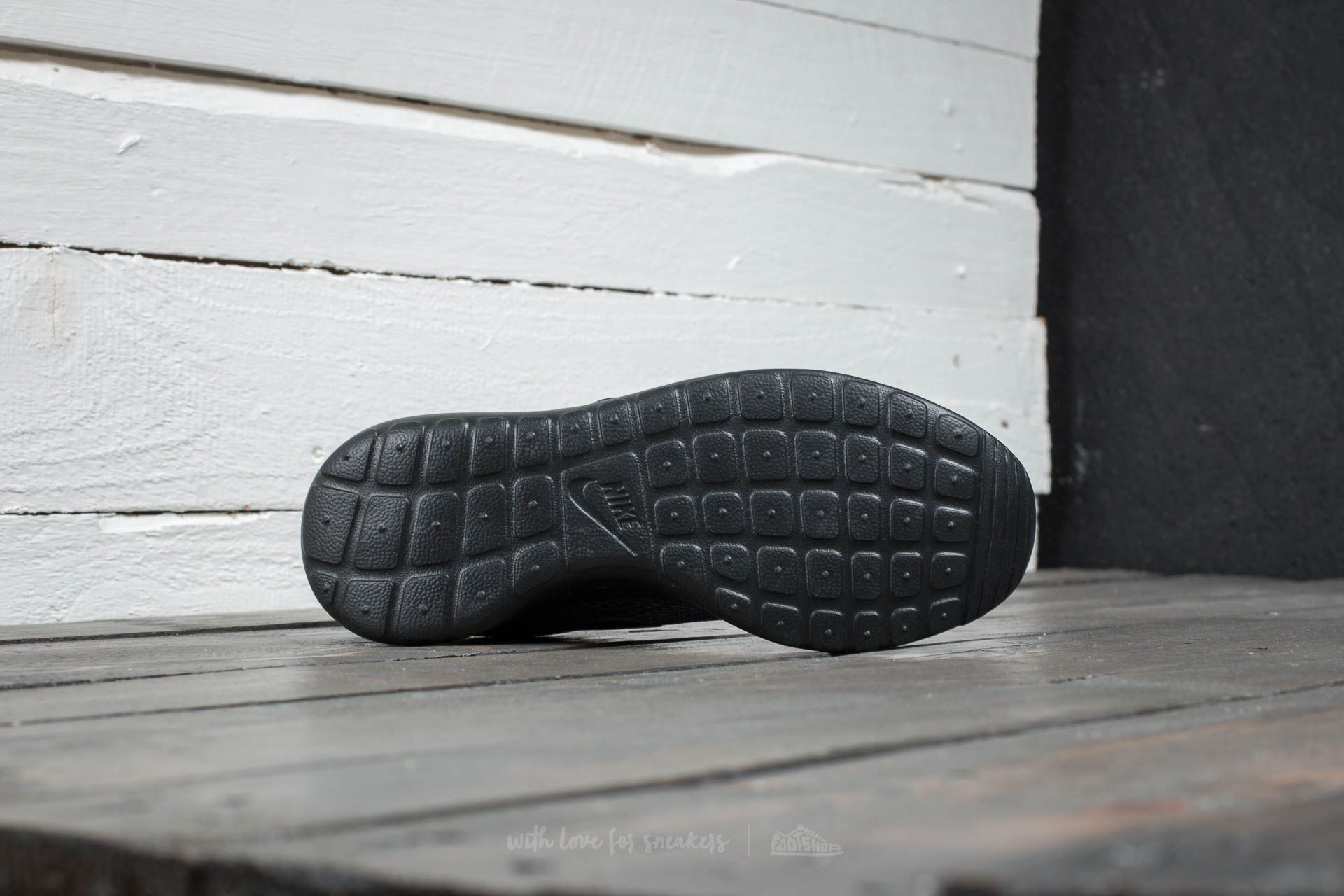 Women's shoes Nike Wmns Roshe One Black/ Black- Anthracite