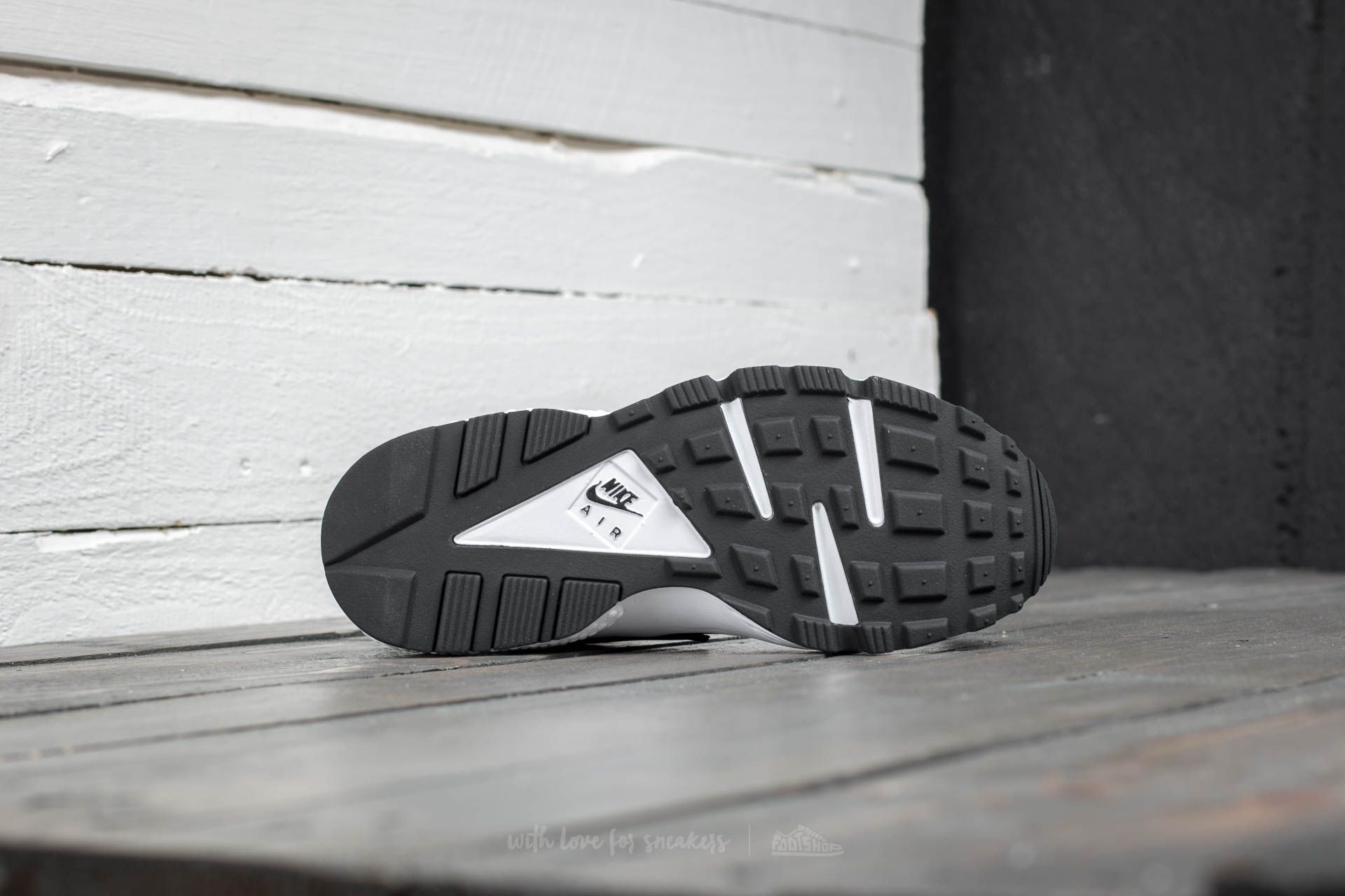 Buty damskie Nike Air Huarache Run Black/ Black/ White