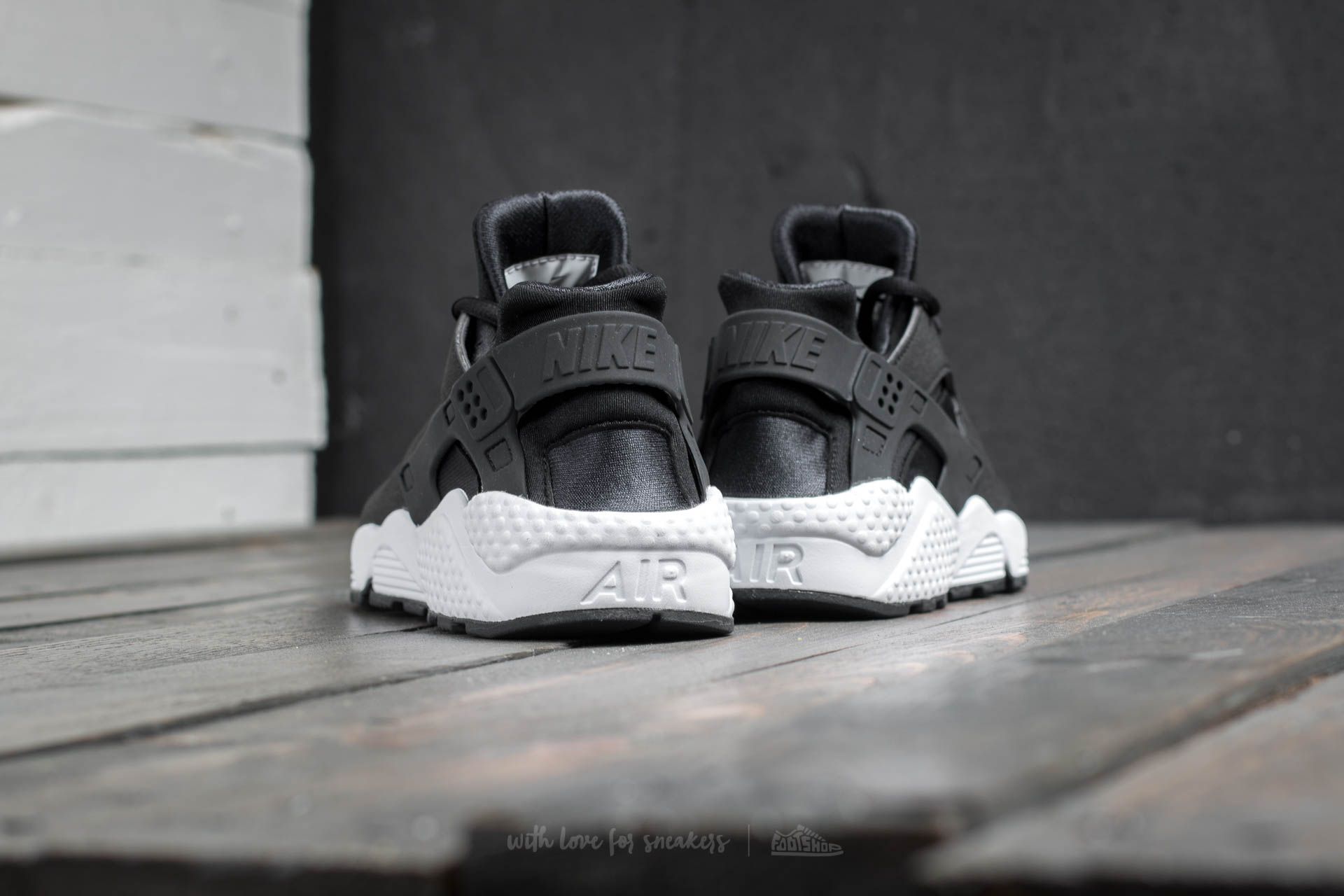 Buty damskie Nike Air Huarache Run Black/ Black/ White